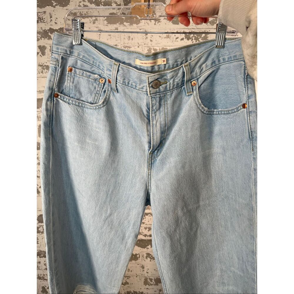 Levi’s | low pro straight 31 light washed denim jeans distressed